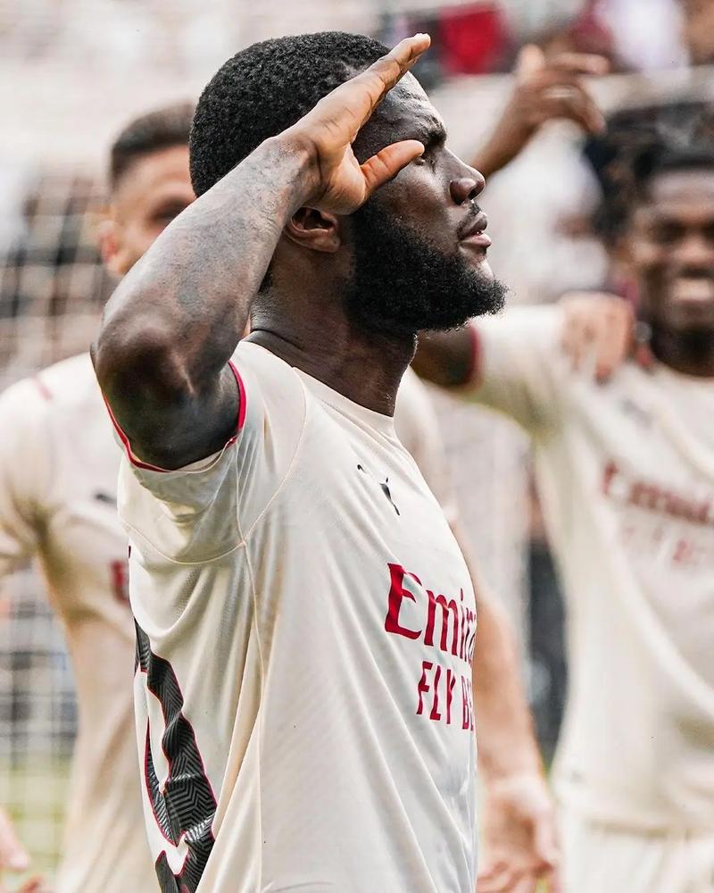 英超第14轮，利物浦、切尔西爆冷，阿森纳巩固领先，曼城或与阿森纳争夺冠军。