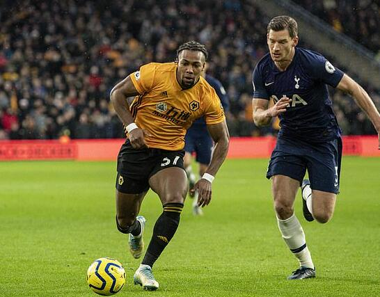 篮球勇士队内三分比赛，球星夺冠（勇士队内三分大赛，明星球员加冕冠军）