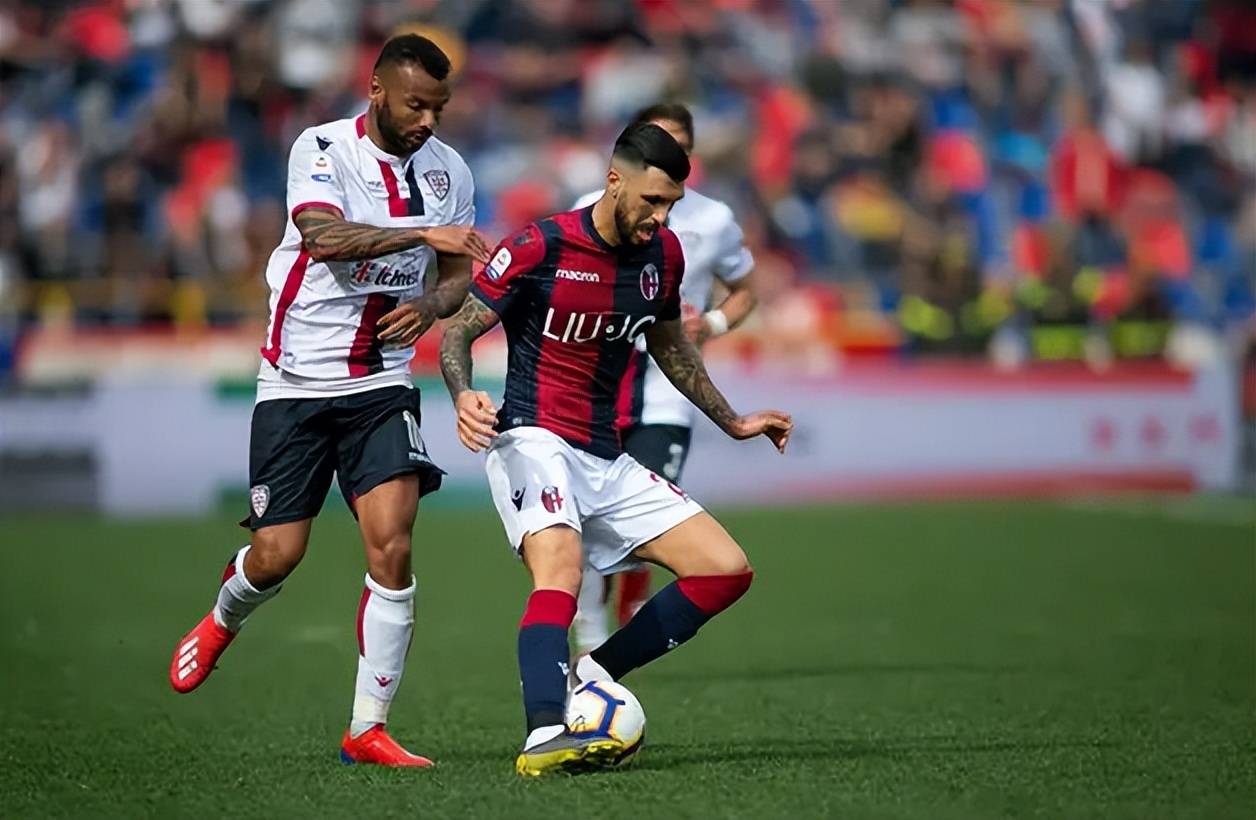 太空人队总经理杰夫·卢诺与总教练 A.J. 欣奇因作弊丑闻被双双开除