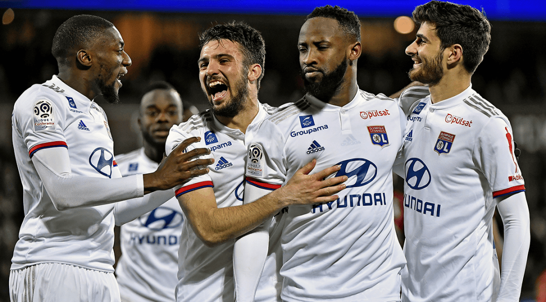 奇兵！萨格斯首节高效10分3助攻，带领魔术领先尼克斯（萨格斯首节爆发砍下10分3助攻，助魔术取得对尼克斯的领先）